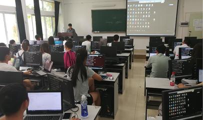 大學里這6類“萬金油專業”很熱門 就業前景兩極分化